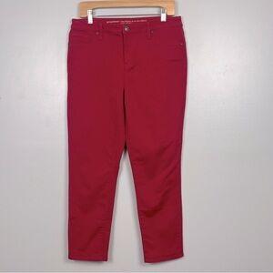 Chico’s red So Slimming Girlfriend Slim Leg Ankle jeans, size US 8.